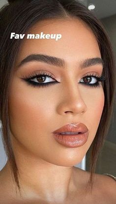 Braidmaids Makeup Look, Foxy Smokey Eye Makeup, Easy Simple Makeup Looks, Smokey Liner Makeup, Rooftop Shoot, Cleopatra Makeup, 2023 Makeup, Lash Makeup