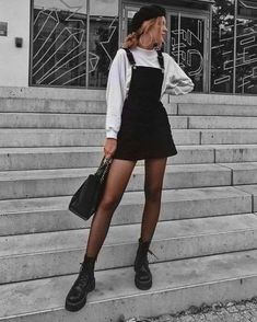 Plad Outfits, Fotografi Fesyen, Bustier Outfit, Punk Mode, Moda Grunge, Doc Martens Outfit, Shein Outfits, Winter Leggings, Grunge Punk