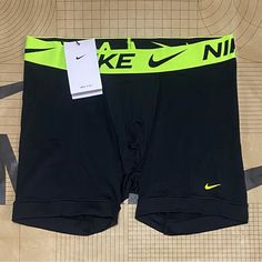 Brand New With Tags In Sealed Oem Packaging Nike Pro Dri-Fit Men's 6" Performance Boxer Briefs 1 Pair Black/ Volt Men's Size S, M, L, & Xl 100% Authentic! Dead Stock! Features Nike Dri-Fit Technology Moves Sweat Away From Your Skin For Quicker Evaporation, Helping You Stay Dry And Comfortable. 4-Way Stretch Fabric Lets You Move Freely. Wide Hems Help Keep Underwear In Place. Flat Seams Feel Smooth Against Your Skin. Product Details 1 Pair Tight Compression Fit 6" Inseam Nike Swoosh Logo Front Le Nike Training Boxer Briefs Multi-pack, Nike Multi-pack Boxer Briefs For Training, Nike Training Multi-pack Boxer Briefs, Black Sports Boxer Briefs With Built-in Shorts, Nike Multi-pack Boxer Briefs For Gym, Black Go-dry Boxer Briefs For Gym, Green Short Boxer Briefs For Sports, Nike Stretch Training Boxer Briefs, Sporty Black Anti-odor Boxer Briefs