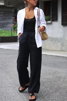 Wide Leg Linen Pants Outfit, Wide Leg Pants Outfit Ideas, Black Wide Leg Pants Outfit, Linen Trousers Outfit, Linen Pants Outfit Summer, Wide Pants Outfit, Wide Leg Trousers Outfit, Pants Outfit Ideas, Black Linen Trousers