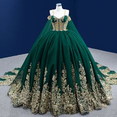 Radiant in 2024: Sexy Green Spaghetti Strap Party Gown for Women's Evening Dresses Quinceanera Dresses Green, Quinceanera Dresses Red, Champagne Quinceanera Dresses, Royal Train, White Quinceanera Dresses, Purple Quinceanera Dresses, Black Quinceanera Dresses, Quinceanera Dresses Gold