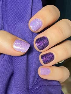 Short Dip Nails Purple, Purple Sparkly Nails Short, Short Summer Dip Nails, Nailboo Dip Ideas, Winter Dip Nail Ideas, Short Sns Nails Designs, Purple Manicure Ideas