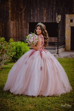 Quince Pics, Quinceanera Court, Pink Quinceanera Dress, Xv Dresses