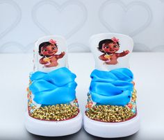 How adorable are these Moana inspired converse! The perfect shoe to complete the look! Please leave your name needed in the notebox during checkout Visit the tutu section or search bar for the matching outfit! If you are unsure of sizing please scroll to the last photos for our size charts, or visit our size charts here--> https://pinktoesnhairbows.com/pages/size-chart All sales are FINAL, Ship dates can be found directly on the listing, please view our policies in detail here---> https://pinktoesnhairbows.com/pages/policies-terms-conditions Moana Shoes, Sister Costumes, Overalls Boys, Tutu Dress Costumes, Bling Converse, Girls Overalls, Girls Converse, Costume Shoes, Matching Outfit