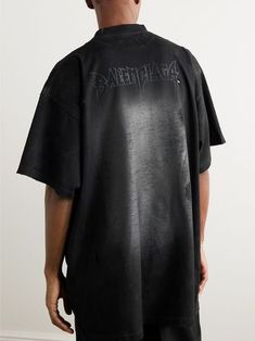 Balenciaga's T-shirt is inspired by metal tees, and it looks like it's been through the ringer with its distressed finish. It's cut baggy from cotton-jersey with a worn print. The Ringer, Balenciaga T Shirt, Balenciaga Logo, T Shirt For Men, Mr Porter, Oversized Fits, Fashion News, Balenciaga, Print T Shirt