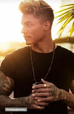 Best Mens Hairstyles, Johnny Edlind, Tatted Men, Undercut Men, Shaving Beard, Man Bike, Popular Haircuts