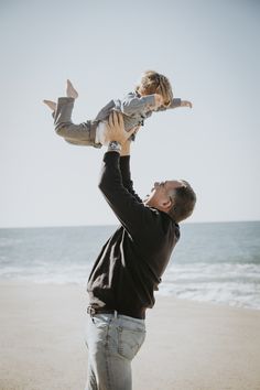 Grandparent And Grandchildren Photos, Grandparent Photoshoot, Grandparents Photoshoot, Obx Photos, Internal Branding, Fun Family Portraits, Oc Family, Classic Life, Couples Beach Photography