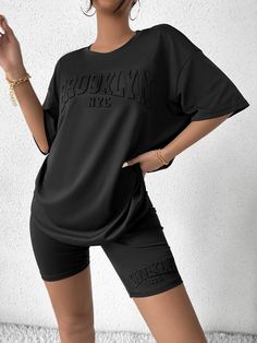 Big Tee And Biker Shorts, Short Leggings Outfit, Black Casual Biker Shorts For Streetwear, Fitted Biker T-shirt With Short Sleeves, Fitted Mid-thigh Length Biker Shorts For Streetwear, Casual High-waisted Biker Shorts For Streetwear, Heart Clothes, Graphic Top