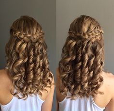 Prom Hair Prom Hair On Curly Hair, Graduation Hair Curly, Prom Hair Medium, Simple Prom Hair, Instagram Hairstyles, Cute Curly Hairstyles, Graduation Hairstyles, Short Curly Haircuts, Dance Hairstyles