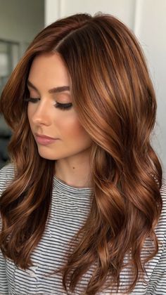 fall hair colors copper highlights Brown Hair Copper Highlights, Hair Copper Highlights, Copper Highlights On Brown Hair, Burgundy Brown Hair, Fall Hair Colors Copper, Dark Burgundy Hair, Highlights On Black Hair, Dark Fall Hair Colors