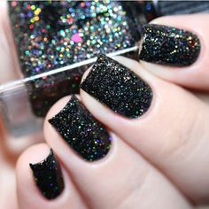 Black Sparkle Nails Short, Black Gel Nails Short, Black Sparkle Nails, Gel Nails Short, Black Gel Nails, Glitter Polish, January Nails, Lovely Nails, Stripped Nails