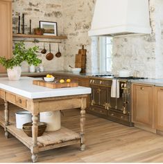 German Smear Stone Backsplash, European Farmhouse Kitchen Island, Modern Farmhouse Backsplash Ideas, Stone Wall In Kitchen, Warm Modern Kitchen, Culinary Studio, Tulum House, California Farmhouse, Backsplash Inspiration