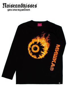 MISHKA long sleeve T-shirt.



 A long-sleeved T-shirt with a large print of a KEEP WATCH engulfed in flames!

 This type of jacket does not have ribbing at the cuffs, so the sleeves have a straight silhouette.
 
The hem has an original pennant label.



 [MISHKA]

 MISHKA, meaning "little bear" in Russian, is a streetwear brand founded in 2003 that broadcasts from Brooklyn, New York to the world. Inspired by the 80s punk scene, skate scene, minor pop culture, manga, movies, friends, figures, the city of New York, etc., the collection, which is 100% infused with the sensibilities of directors Greg and Mikhail, is extremely unique and is supported by many artists both in Japan and abroad.



 Material: 100% cotton

 Color: Black



 XL: Length 75cm Width 62cm Shoulder width 54cm Sleeve len Winter Streetwear Shirt With Crew Neck, Long Sleeve Shirt With Screen Print For Streetwear, Black Long Sleeve Shirt With Screen Print, Graphic Tee Long Sleeve Streetwear Shirt, Graphic Tee Long Sleeve Shirt For Streetwear, Graphic Long Sleeve Shirt For Streetwear, Long Sleeve Graphic Tee For Streetwear, Black Long Sleeve Graphic Tee, 80s Punk