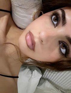 Full Face Makeup Looks Wedding, 2016 Smokey Eye, Make Up Looks With Eyeliner, Best Eyebrow Shape For Round Face, Brunette Makeup Blue Eyes, Grey Makeup For Brown Eyes, Makeup Inspo Full Glam, Prom Makeup For Brown Eyes Smokey, Perfect Smokey Eye