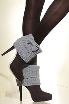 Knit Boot, Mode Shoes, 일본 패션, Boot Toppers, Knit Boots, Stil Inspiration, Boot Cuffs, Crazy Shoes, Shoe Obsession