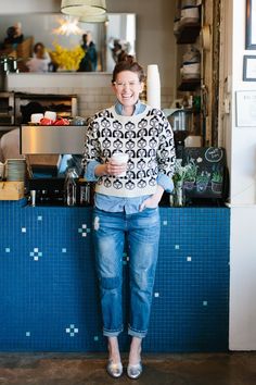 Leah Goren, A Week Of Outfits, Week Of Outfits, Cup Of Jo, Of Outfits, Big Fashion, Silver Shoes, Chambray Shirt, Style Mistakes