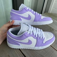 Custom Jordan 1, Tenis Air Force, Custom Jordan, All White Sneakers, Custom Jordans, Nike Shoes Girls, All Nike Shoes