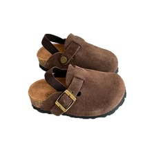 PRICES MAY VARY. Premium Suede Upper: Our toddler clogs are made from premium suede, providing a luxuriously soft and comfortable touch for your child's delicate feet. Cork Insole: These kids' suede clogs feature a soft cork footbed that not only adds comfort, but also helps absorb shock and reduce the impact on your child's feet while playing. Adjustable Buckle: The toddler clogs feature an adjustable buckle, which is not only aesthetically pleasing in design, but can also be customised to fit your child's foot to ensure a secure fit. Slip-resistant EVA Sole: The EVA sole of our kids clogs ensures excellent grip on various surfaces, while also reducing impact and protecting your child's feet from shocks. Adorable Design: Designed with a cute and versatile style, our toddler suede clogs ar Baby Shower Guest Gifts, Preppy Boys, Kids Clogs, Toddler Sandals, Suede Clogs, Toddler Boy Shoes, Girls Sandals, Boy Mom