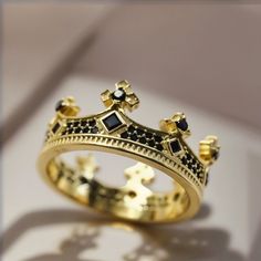 This eye-catching Crown Ring is handmade in stainless steel, with zircon gemstone. It has a vintage look that remarks a Victorian artistic style. It's main characteristic is its durability and its comfort, making it perfect for everyday life. This Queen Ring can be the perfect Gift, appreciated the most by vintage and chess style lovers. ✅ FREE SHIPPING ✅ Scratch-resistant ✅ Doesn't Hurt ✅ Comfortable ✅ Stainless Steel ✅ Polished Finish 📏 Sizes: For Ring sizes look at the last image. Measure yo Crown Ring Queen, Queen Rings, Zircon Gemstone, Golden Crown, Victorian Vintage, Crown Ring, Elegant Ring, Girlfriend Gift, Stackable Rings