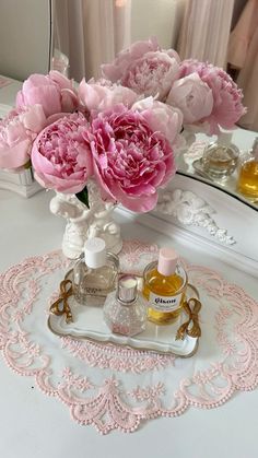 girly aesthetic pretty girly flowers cute beautiful flowers aesthetic pink girly pink aesthetic girly Beautiful Flowers Aesthetic, Gisou Hair Perfume, Aesthetic Peonies, Coquette Vanity, Girly Pink Aesthetic, Pink Girl Aesthetic, Girly Aesthetics, Gisou Hair, Girly Flowers