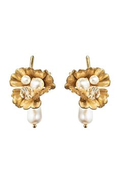 These vintage earrings are truly extraordinary in that they cleverly combine different pearl shapes with an elegant brass flower. As a magical bouquet of flowers, they adorn the bride's ears while still maintaining a subtle elegance. What is particularly fascinating is the artful intertwining of the round silhouettes around an elongated pearl, which gently completes the jewelry. Crystals and pearls - Swarovski Elements diameter approx. 4-6 mm Teardrop shaped beads approximately 12mm long Brass f Brass Flower Earrings For Wedding, Elegant Brass Flower Earrings For Wedding, Gold Flower Cluster Earrings For Wedding, Vintage Gold Pearl Earrings For Wedding, Flower Shaped Brass Earrings For Wedding, Flower Shaped Brass Wedding Earrings, Elegant Brass Bridal Earrings For Wedding, Vintage Gold Flower Earrings For Wedding, Gold Flower Bridal Earrings For Evening