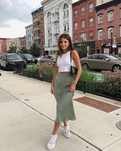 Outfits With A Maxi Skirt, Cute Poses In Skirt, Silk Skirt Summer Outfit, How To Style Maxi Skirts, Basic Dress Outfit, Seattle Outfits Summer, Skirt Midi Outfit, South Africa Outfits, Maxi Skirts Outfit