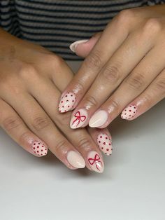 From Nails_by_liv_ on instagram Christmas Gel X Nails Almond, White With Red Polka Dots Nails, Bow And Polka Dot Nails, Cute Simple Xmas Nails, Christmas Simple Nail Ideas, Nyc Christmas Nails, Utah Christmas Nails, Florida Christmas Nails, Cute Preppy Christmas Nails