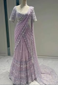 Saree Party Wear, Saree Traditional, Desi Outfits, Sari Design, Saree Bollywood, Pearl Work, Lehenga Designs Simple, Gaun Fashion, Fancy Sarees Party Wear