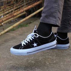 Converse One Star Outfit Men, Converse Suede, Edgy Fits, Converse Star Player, Shoes Outfit Fashion, Shoe Gallery, Converse One Star, Streetwear Men Outfits