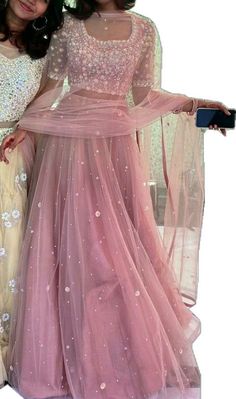 Pretty Lehenga Designs, Dresses To Wear To A Wedding Indian, Lehenga To Wear To A Wedding, Traditional Dresses Lehenga, Indian Lehenga Simple, Pretty Lehengas Aesthetic, Desi Fancy Dresses, Desi Aesthetic Lehenga, Lehenga Simple Designs