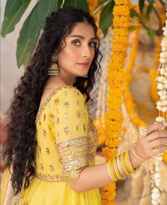 Curly Hair Desi, Pakistani Actress Dresses, Traditional Hairstyle, Ayeza Khan, Eid Dresses, Silk Bottoms, Luxury Wear, Wedding Formal, Net Dupatta