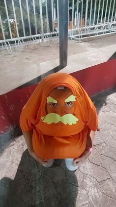 #halloween #halloweenmakeup #halloweenparty #halloweencostume #halloweenideas #lorax Lorax Dress Up, Lorax And Onceler Costume, Lorax Cosplay, Cute Orange Outfit, Orange Halloween Costume, Lorax Costume