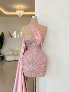 Fancy Pink Dresses Short, Short Dress With Train On The Side, Extra Hoco Dresses, 30th Birthday Dress Black Women, Pink Dress Elegant Short, Custom Dresses Birthday, Short Couture Dresses, Custom Short Dresses, Short Gala Dress