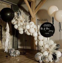 balloons and decorations are arranged on the floor