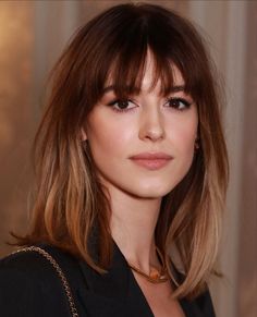 French Shag, Straight Bob With Bangs, Fine Hair Bangs, Dinner In London, London Hair, Bangs With Medium Hair, Hair 2024, Hair Color And Cut, Fall Hair Colors