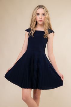 Navy Cap Sleeve Pleated Dress – Udtfashion Modest Banquet Dresses For Teens, Pagent Dresses For Teens Casual, Church Dresses For Teenagers Elegant, Formal Teen Dresses Modest, Teenage Dress For Wedding, Casual Preteen Dresses, Simple Party Dress Teen, Cute Church Dresses Gor Teen, Middle Achool Dresses