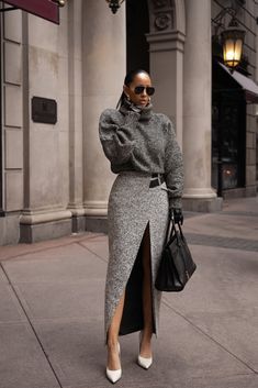 Squared Neckline, Oversized Turtleneck, Black Outfits, Womens Style, Autumn Outfits, Knit Turtleneck, Fashion 2024, Irina Shayk, Trends 2024