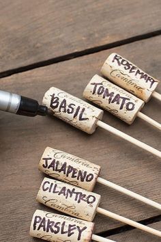 Garden Diy Decoration Ideas, Garden Crafts Diy, Garden Markers, Wine Corks, Diet Vegetarian, Organic Gardening Tips, Deck Furniture, Outdoor Deck