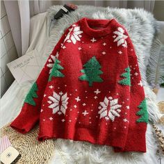 Oversized Christmas Sweater, Cute Ugly Christmas Sweater, Wardrobe Aesthetic, Outfit Reference, Cute Christmas Sweater, Snowflake Sweater, Winter Knitwear, The Cardigans, Christmas Board