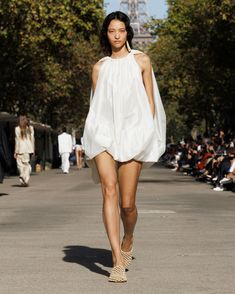 Paris Fashion Week Runway, Top Design Fashion, Spring Summer 2024, Runway Show