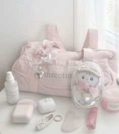 Soft Pink Theme, Pink Lifestyle, Pink Aura, Feminine Women, Girly Bags, What In My Bag, Sofia Coppola