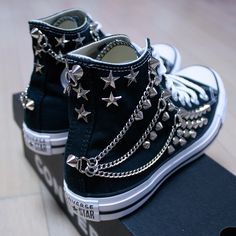 Celestial Converse, Chuck Taylors Outfit, Starry Clothes, Wanted Aesthetic, All Star Shoes, All Stars Converse, Star Chain, Mini Studs, Star Embroidery