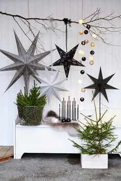 an image of christmas decorations on the front cover of a magazine, with text that reads 12 modern christmas decor ideas