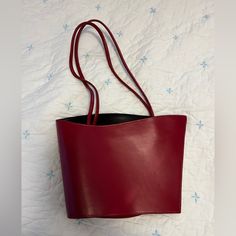 Never Used Beautiful Red Purse! Red Rectangular Casual Bucket Bag, Red Rectangular Shoulder Bag For Shopping, Daily Use Shoulder Bag With Bucket Shape, Daily Use Shoulder Bag With Handle Drop, Red Bucket Shoulder Bag For Daily Use, Modern Red Bag With Removable Pouch, Red Rectangular Shoulder Bag For Errands, Red Leather Bucket Bag For On-the-go, Rectangular Bucket Bag With Magnetic Closure For Shopping