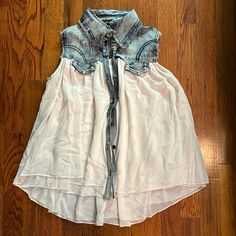 Denim And Chiffon White Button Up Top Size Small Never Worn Sleeveless Button Down Shirt, Layering Tank Tops, Sheer Floral Top, Crochet Tank Top, White Button Up, Striped Jacket, Button Up Top, Polka Dot Blouse, Frame Denim