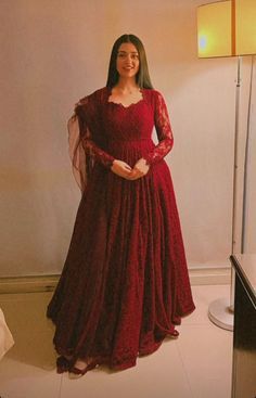 Maroon Frock, Alizeh Shah, Red Frock, Latest Maxi Dresses, Desi Outfits, Trendy Outfits Indian, Maxi Dress Designs, Anarkali Dress Pattern, Gaun Fashion