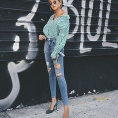 Today on WWW • in @express #expressjeans • super high waisted and affordable (best combo) #expresspartner http://liketk.it/2sltl Style For Short Women, Danielle Bernstein, Dress Up Jeans, Street Style Summer, Casual Street Style, Casual Streetwear, Fashion 2017, Street Style Women, Autumn Winter Fashion