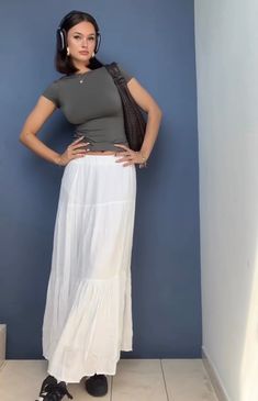 White Maxi Skirt Outfit, Long White Skirt, Vintage Summer Outfits, Maxi Skirt Outfit, Maxi Skirt Outfits, Casual Day Outfits, Causual Outfits