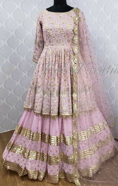 Pakistani Gawon Design, Gawon Design For Party, Latest Dresses Indian Party Wear, Latest Sharara Designs Party Wear, Frock With Lehenga, Party Wear Indian Dresses Designer, Wedding Dresses 2022, Bridal Short, Short Frock