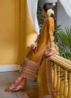 Latest Party Wear Dresses, Mayoon Bride, Mehandi Dress, Mehandi Outfits, Haldi Outfits, Mustard Fabric, Mehndi Dresses, Draping Fashion, Pakistani Wedding Outfits